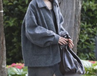 小川彩ちゃんデザインの番組ステッカーが可愛いｗ【乃木坂46】
 | アイドルまとめ速報 ドル速(最新記事1)