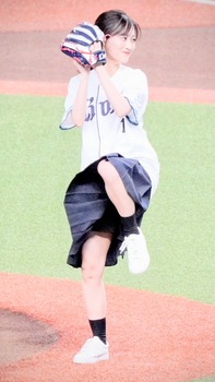 【速報】山下美月、始球式でスカートの中身が完全に見えてしまう | 【速報】山下美月、始球式でスカートの中身が完全に見えてしまう | 【速報】山下美月、始球式でスカートの中身が完全に見えてしまう | アイドルまとめ速報 ドル速(画像10205852224713_3)