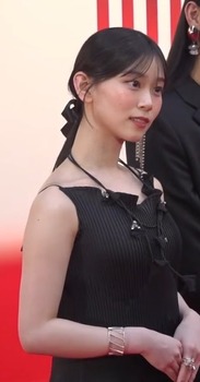 櫻坂46のエース格さん、二の腕が素晴らしくムチムチすぎる【画像】 | 櫻坂46のエース格さん、二の腕が素晴らしくムチムチすぎる【画像】 | 櫻坂46のエース格さん、二の腕が素晴らしくムチムチすぎる【画像】 | アイドルまとめ速報 ドル速(画像20200904778360_3)