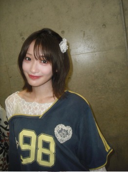 【朗報】小島凪紗さん、服がズリ落ちてアレが見えてしまうwww | 【朗報】小島凪紗さん、服がズリ落ちてアレが見えてしまうwww | アイドルまとめ速報 ドル速(画像30233437814452_2)