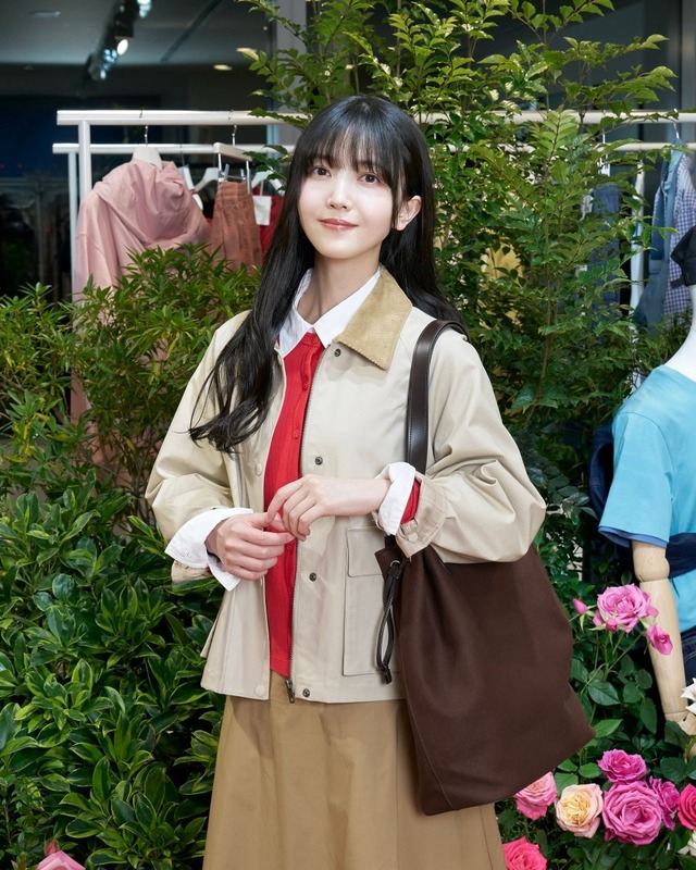 ユニクロ公式アカウントに久保史緒里ちゃんが登場！！！【元乃木坂46】 | ユニクロ公式アカウントに久保史緒里ちゃんが登場！！！【元乃木坂46】 | アイドルまとめ速報 ドル速(画像01165620348167_2)