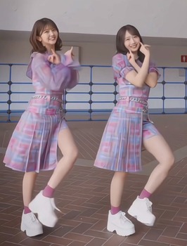 山口と藤嶌果歩のフトモモダンス、どちらが理想のボディ？ | 山口と藤嶌果歩のフトモモダンス、どちらが理想のボディ？ | アイドルまとめ速報 ドル速(画像24031530301610_2)