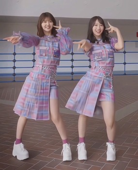 山口と藤嶌果歩のフトモモダンス、どちらが理想のボディ？ | 山口と藤嶌果歩のフトモモダンス、どちらが理想のボディ？ | 山口と藤嶌果歩のフトモモダンス、どちらが理想のボディ？ | アイドルまとめ速報 ドル速(画像24031530797517_3)