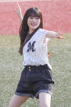 日向4期山下と藤嶌果歩の太もも、別角度wwwwwwwwww
 | アイドルまとめ速報 ドル速(最新記事1)