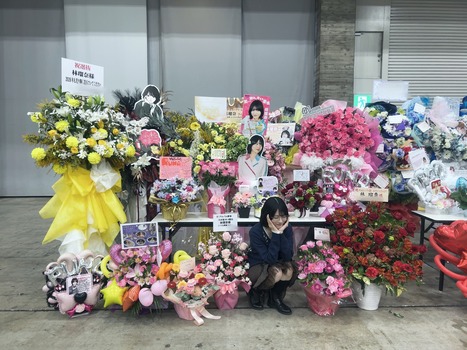 【朗報】林瑠奈と柴田柚菜、祝花がガチでエグいwwwwww | 【朗報】林瑠奈と柴田柚菜、祝花がガチでエグいwwwwww | 【朗報】林瑠奈と柴田柚菜、祝花がガチでエグいwwwwww | アイドルまとめ速報 ドル速(画像14204642751346_3)